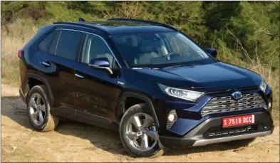  ??  ?? Toyota nous offre un RAV4 qui ne manque pas de caractère.