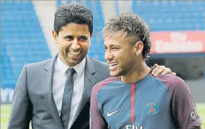  ?? FOTO: AP ?? El presidente del PSG, Nasser al-Khelaïfi, no dejará marchar a Neymar por orden del jeque de Qatar, Tamim bin Hamad Al Thani