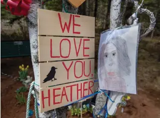  ?? ANDREW VAUGHAN
THE CANADIAN PRESS FILE PHOTO ?? A memorial to Heather O’Brien is seen along the road, in Debert, N.S., on May 14.