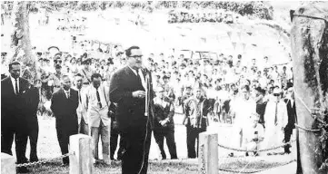  ??  ?? Sabah Chief Minister Donald Stephens during the unveiling of the Keningau Oath Stone in 1964.