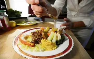  ?? (Photo Dylan Meiffret) ?? Les enfants niçois font partie des  % enfants scolarisés en France qui mangent au moins un repas végétarien par semaine.