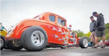  ??  ?? A Wairarapa Ramrodders entrant attracted a lot of tyre kicking.