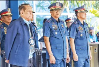  ?? WALTER BOLLOZOS ?? Philippine National Police chief Gen. Benjamin Acorda Jr. leads the pre-launch of the ‘Bagong Pilipinas’ campaign at Camp Crame yesterday.