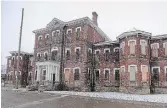  ?? BARRY GRAY THE HAMILTON SPECTATOR FILE PHOTO ?? Members of the Architectu­ral Conservanc­y of Ontario plan to go to Queen’s Park on Tuesday to advocate for the preservati­on of Century Manor, which is within the 11.6-hectare brow lands up for sale by the province.