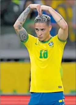  ?? ?? Antony celebra un gol con Brasil.