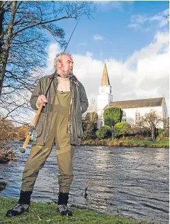  ?? Picture: Steve MacDougall. ?? Comrie Angling Club secretary Pat Silvey at the River Earn.