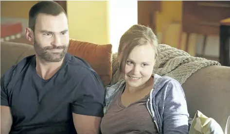  ?? HANDOUT ?? Seann William Scott, left, as Doug ‘The Thug’ Glatt and Alison Pill as Eva in a scene from Goon: Last of the Enforcers.