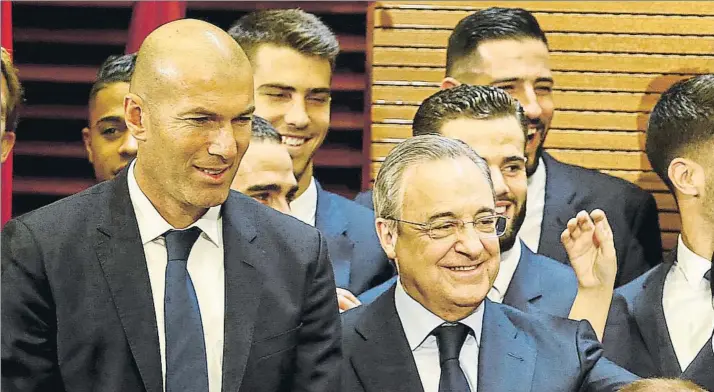  ?? FOTO: SIRVENT ?? Zidane y Florentino Pérez acabarán de planificar los fichajes que llegarán al Real Madrid el próximo mes de enero. El entrenador no quiere un ‘nueve’ porque confía ciegamente en Karim Benzema