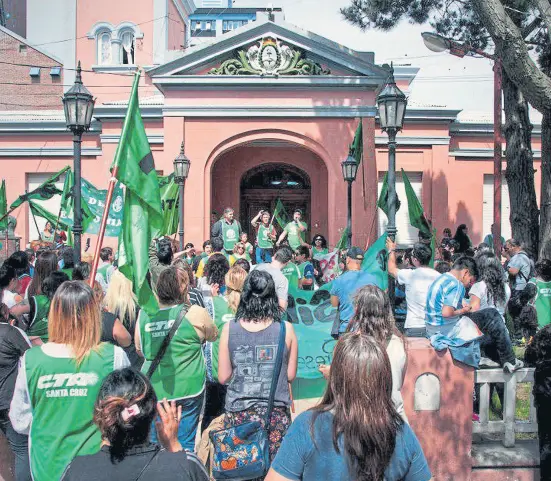  ?? Prensa ate/archivo ?? Una escena ya reiterada: las protestas de ATE frente a la Casa de Gobierno de Santa Cruz