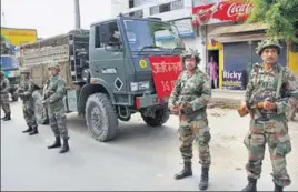  ?? MANOJ DHAKA/HT ?? Army conducting flag march in Sirsa on Sunday.