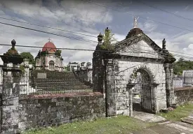  ?? Photo from Google Street View ?? The San Joaquin Camposanto also has a wellpreser­ved arch welcoming visitors.