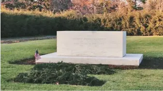  ?? ?? 羅斯福夫婦的合葬墓。