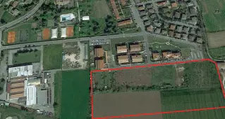  ??  ?? A Montorio La foto satellitar­e dell’area (segnata in rosso) interessat­a dal Pua Ai Tigli A sinistra, Alessandro Leardini