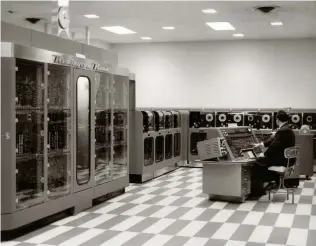  ??  ?? Behold, the UNIVAC 1 in all its room-filling glory.