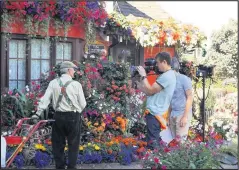  ??  ?? The famous BBC TV programme Gardeners’ World, paid a visit to the town to interview Loughborou­gh’s Mr Bloom, Harry Cook.