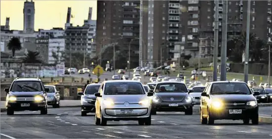  ??  ?? VEHÍCULOS. Con el registro se pretende, entre otras cosas, combatir los casos de personas a las que les llegan embargos por multas de vehículos que “vendieron hace años”.