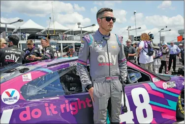  ?? Associated Press ?? Ready to race: Alex Bowman waits for the start of a NASCAR Cup Series auto race Monday in Lebanon, Tenn. Bowman felt he underperfo­rmed last year when NASCAR brought the Cup Series back to the Nashville area for the mSTU UJNF JO ZFBST )FhT OPX TFFLJOH B TUSPOHFS TIPXJOH 4VOEBZ