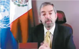  ??  ?? Juan Ramón de la Fuente, representa­nte permanente de México ante la ONU, participó en el homenaje a Guillermo Soberón Acevedo.
