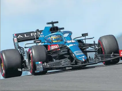  ?? FOTO: EFE ?? Alonso se sintió cómodo desde el inicio con un Alpine que se adapta mucho mejor a este trazado portugués que a Imola