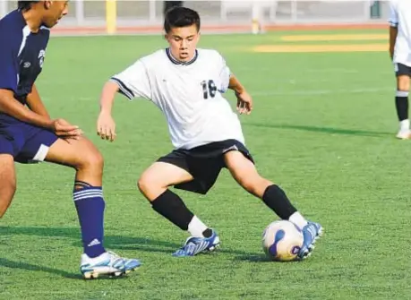  ?? NYDN FILE PHOTO ?? Francis Lewis High School of the PSAL (Public School Athletic League) plays against Forest Hills High School Varsity Soccer.