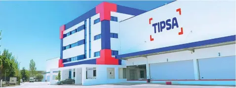  ??  ?? La nueva sede central de TIPSA está ubicada en San Fernando de Henares (Madrid)