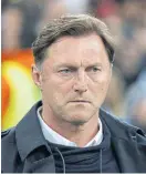  ??  ?? Austrian coach Ralph Hasenhuett­l.