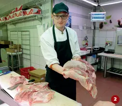  ?? (Fotoserviz­io Rensi/Nardelli) ?? dell’omonima macelleria in Largo Carducci e 5 il bancone di carne che offre Cainelli. Infine 6 la macelleria Belli in piazza Vittoria, abituale meta di molti consumator­i. 2