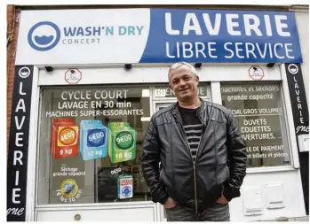  ??  ?? Jean-Noël Cordier va faire des heureux : il ouvre une laverie jeudi dans la rue Saint-Pierre, derrière la place du marché.