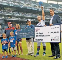  ?? Robert Sabo ?? GIVING BACK: Pete Alonso, who homered Friday, waves his cap to the Citi Field crowd after donating a portion of his Home Run Derby winnings to charity.