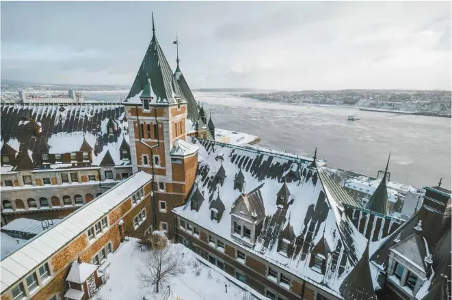  ?? PHOTOS RENAUD PHILIPPE LE DEVOIR ?? Le Château Frontenac domine le Vieux-Québec depuis son ouverture officielle le 18 décembre 1892.