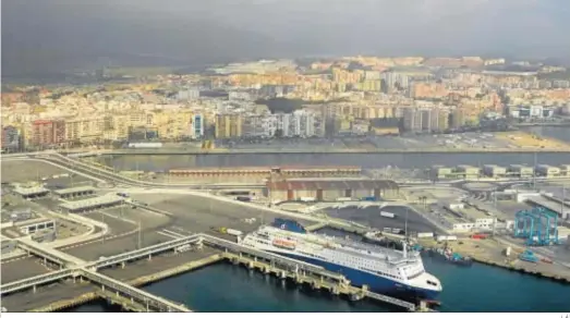  ?? J. Á. ?? Vista aérea de la ciudad de Algeciras.