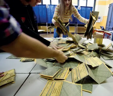  ??  ?? La campagna elettorale è ormai entrata nel vivo anche in Puglia