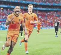  ?? Foto: EFE ?? Memphis y De Jong, Final Four de la Nations y Mundial