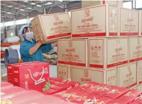  ?? ?? TOP NOTCH NOODLES: Five-star miến dong products of Việt Cường Cooperativ­e meet the OCOP Việt Nam quality requiremen­ts.