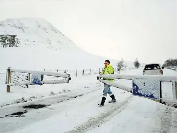  ??  ?? NO ACCESS: Skiers and sledgers have been flouting travel rules to visit Glenshee.