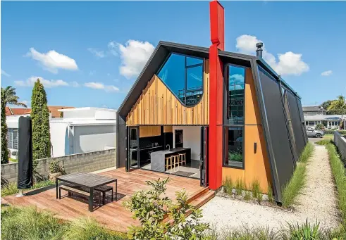  ??  ?? Maunga¯rongo in Tauranga, designed by TOA Architects and built by Totara Constructi­on, won an NZIA Waikato/Bay of Plenty Housing Award and a national Master Builders award in 2020 for each firm, respective­ly.