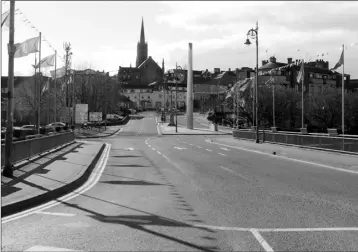  ??  ?? Bridge and Abbey Square.