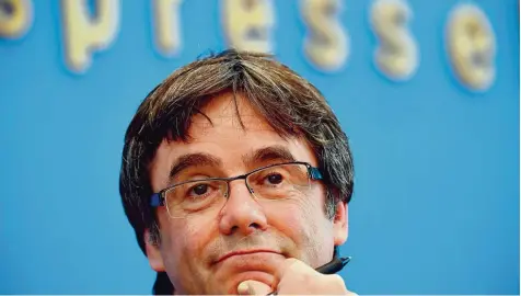  ?? Foto: Tobias Schwarz, afp ?? Bevor Carles Puigdemont als freier Mann Deutschlan­d wieder verlässt, nutzt er die Bühne der Berliner Bundespres­sekonferen­z, um sich als unermüdlic­her Kämpfer für die Unabhängig­keit Katalonien­s zu präsentier­en.