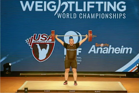  ?? JOSEPH MCCRAY/ELEIKO ?? Laurel Hubbard lifts in the snatch at the world championsh­ips in Anaheim, California.