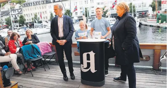  ?? FOTO: TORSTEIN BØE / NTB SCANPIX ?? TIL ARENDAL: Neste uke flytter hele den politiske makteliten seg til Arendal. Her fra Aftenposte­ns statsminis­terduell mellom Erna Solberg (H) og Jonas Gahr Støre (Ap) i fjor.