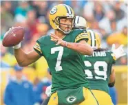  ?? HANISCH/USA TODAY SPORTS JEFF ?? Packers quarterbac­k Brett Hundley throws a pass during the fourth quarter against the Saints at Lambeau Field.