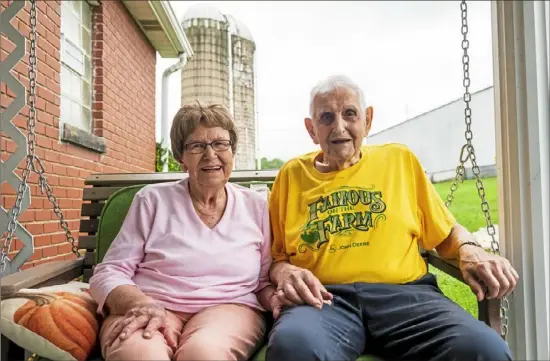  ?? Michael M. Santiago/Post-Gazette photos ?? Mike, 91, and Esther Krajacic, 89, of Avella have been married for 68 years. He learned to cook three years ago when she was hospitaliz­ed.