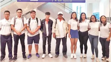  ??  ?? PLEDGING THEIR BEST: Derrick (from left), Maxwin, Sharie, Ronnie, I Youn, Charlayne,Valarie and Nabila to represent Team Borneo in the inaugural Genting Challenge Junior Golf Match Play 2019.