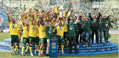  ??  ?? Paços de Ferreira conquistou o título de campeão da 2.ª Liga pela quarta vez