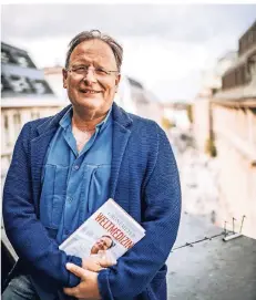  ?? RP-FOTO: ENDERMANN ?? Der Arzt und Autor Dietrich Grönemeyer ist gerne in Düsseldorf. Im WCD in den Schadow Arkaden hat er die Talkreihe „Mensch bleiben“.