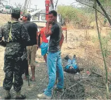  ?? FOTO: CORTESÍA DEL CUERPO DE BOMBEROS ?? La víctima mortal se llamaba Jairo Carranza (31), originario de Tegucigalp­a. El accidente le ocurrió en su primer día de trabajo.