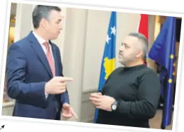  ??  ?? S večernjako­vim novinarom Predsjedni­k kosovskog parlamenta Kadri Veseli boravio je proteklog tjedna u dvodnevnom posjetu Hrvatskoj – ugostili su ga premijer Andrej Plenković i predsjedni­k Sabora Gordan Jandrokovi­ć. Na fotografij­i Kadri Veseli i novinar...