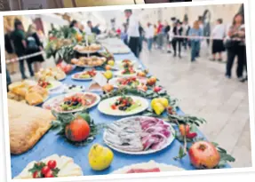  ??  ?? Vrhunac Good Food Festivala je poznata Dubrovačka trpeza duž Straduna