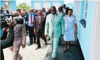  ?? ?? Midlands Provincial Affairs and Devolution Minister, Owen Ncube touring Totonga Clinic in Shurugwi recently