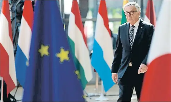  ?? OLIVIER HOSLET / EFE ?? Jean-Claude Juncker, el presidente de la Comisión Europea en la cumbre bilateral con Japón el pasado día 6